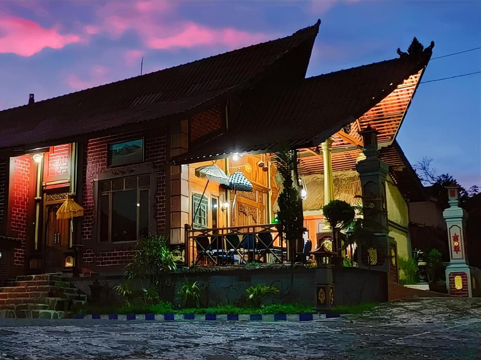 Yoschi'S Hotel Bromo Ngadisari Exterior photo